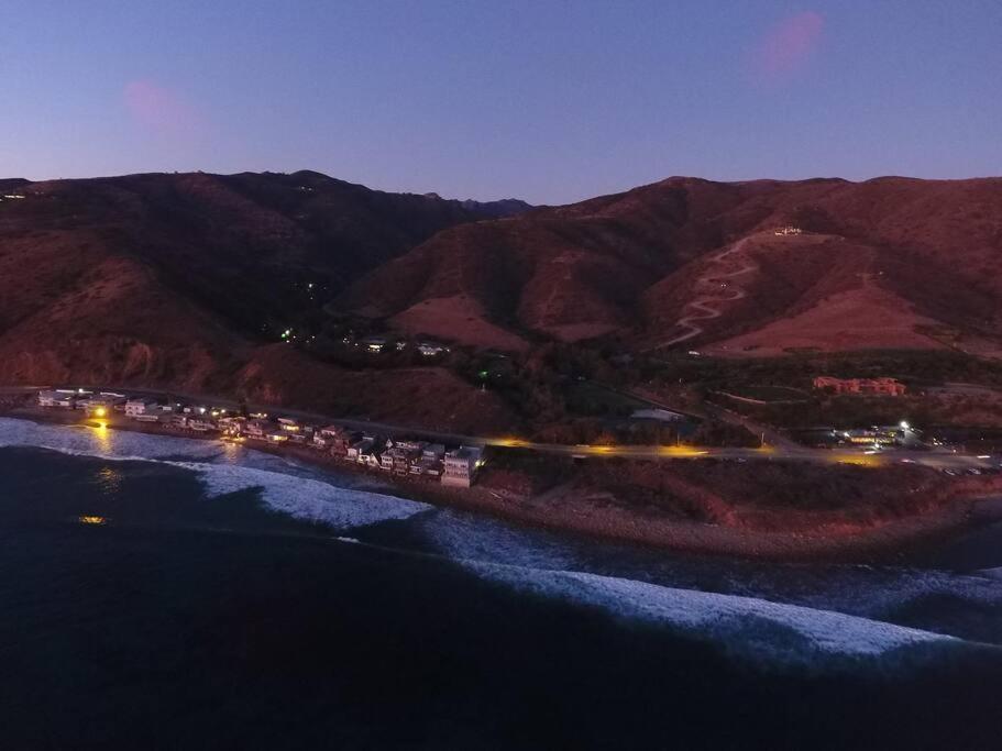 Malibu Beach House Getaway On Private Beach Villa Exterior photo